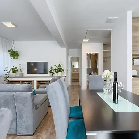 Holiday Home Bokan Prázdninový dům Pula